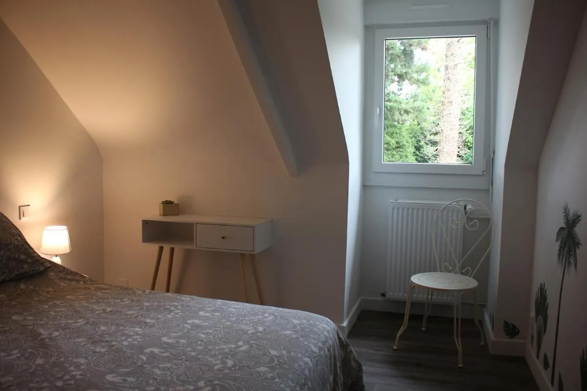Ty Daou - Gites Du Vieux Tilleul Treglamus 0*,  Francia